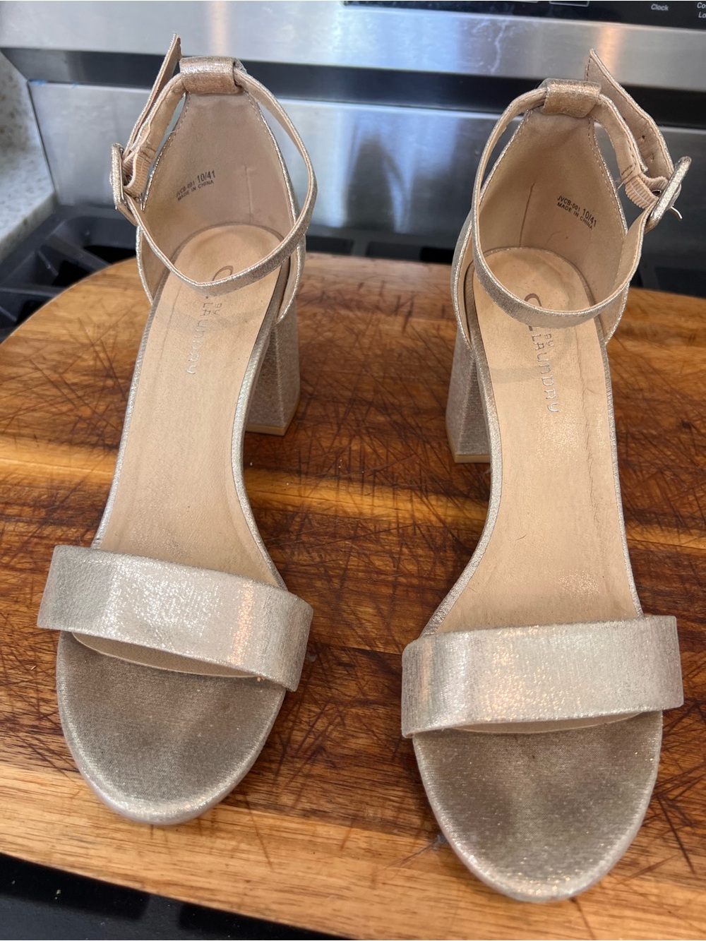 CL by Chinese Laundry Gold Metallic Block Heel Sandals Jody Size 10